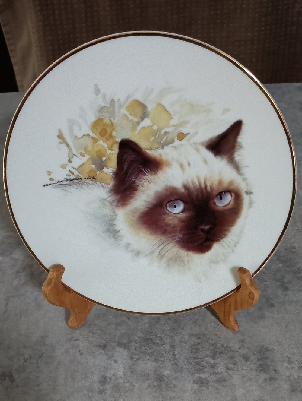 Decorative Cat Plate with Brown and Cream Siamese Design